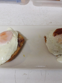 Una foto de Huevos fritos con jamón