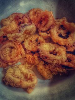 A picture of Calamari fritos.