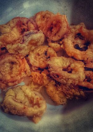 A picture of Calamari fritos.