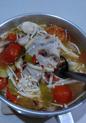 รูปของ ต้มยำไก่เห็ดเข็มทอง