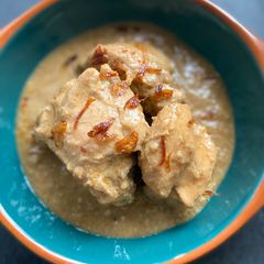 A picture of Chicken white korma#myrendangisntcrispy.