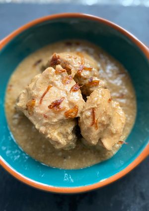 A picture of Chicken white korma#myrendangisntcrispy.
