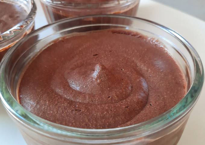 Mousse Au Chocolat Avec Blanc D'oeuf Uniquement Mousse au chocolat aux blancs d'œufs de dinguedefood - Cookpad