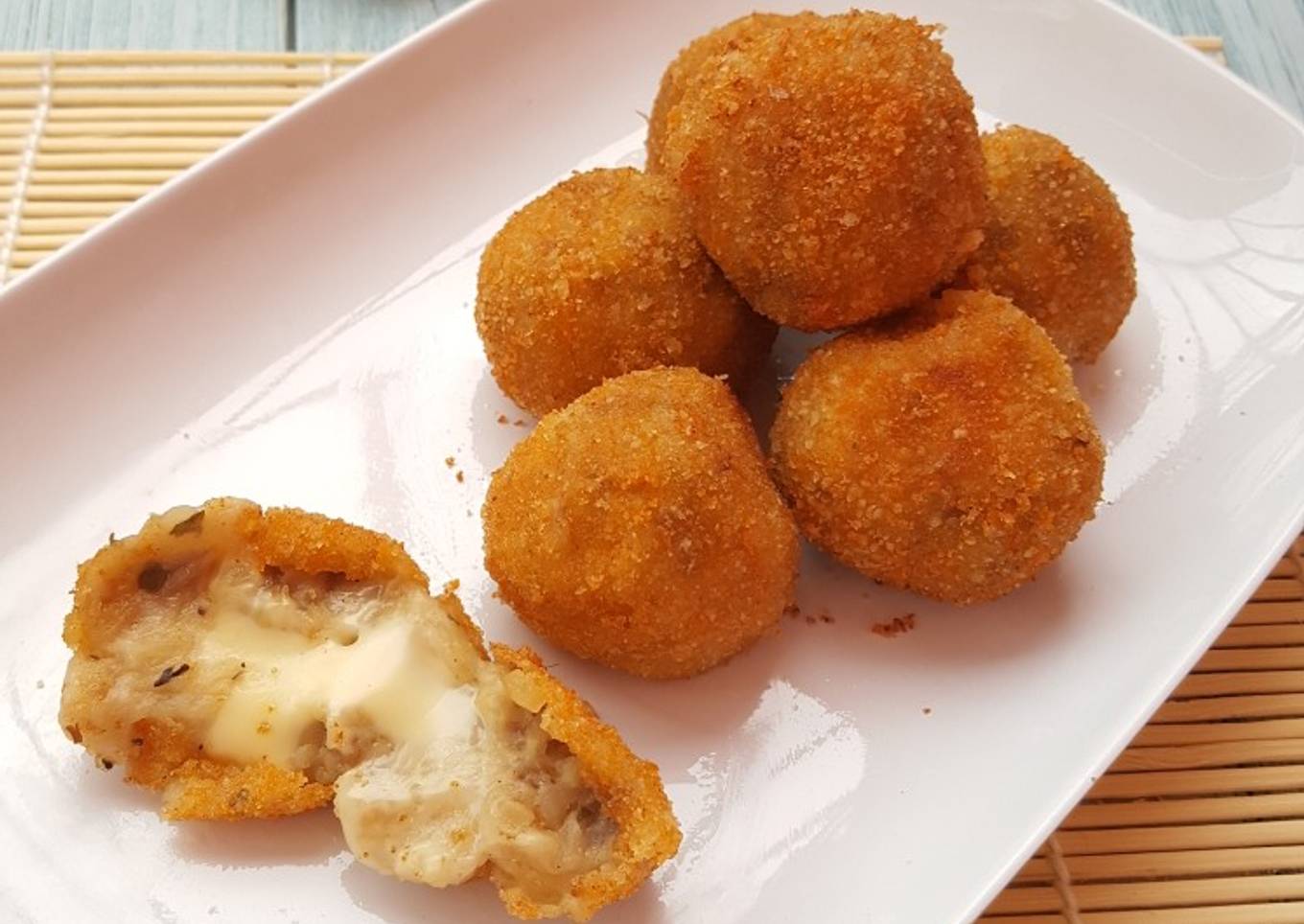 Bitterballen Kentang Mozarella