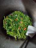 Tumis kangkung terasi saus tiram
