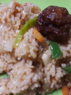 चायनीज फ्राईड राईस (Chinese fried rice recipe in marathi) रेसिपी चे मुख्य फोटो