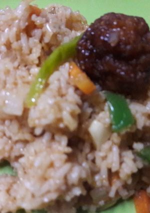 चायनीज फ्राईड राईस (Chinese fried rice recipe in marathi) रेसिपी चे मुख्य फोटो 