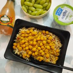A picture of Chawal chole.