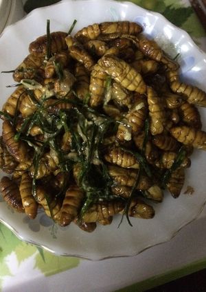 Hình của món Nhộng lá chanh.
