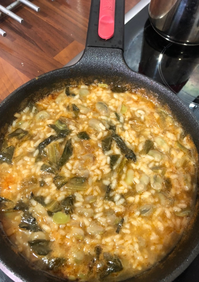 Una foto de Habas tiernas con arroz
