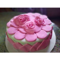 A picture of Fondant cake.