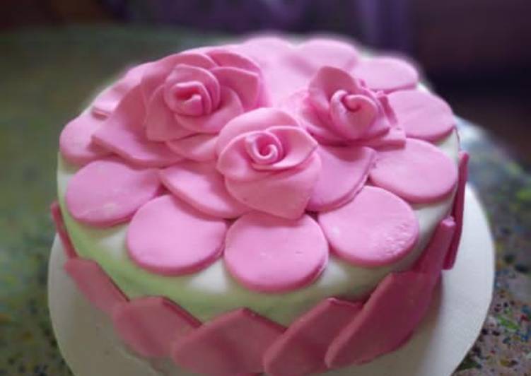 Easy and Simple Fondant cake