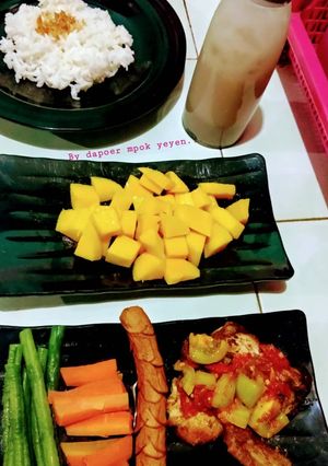 Foto resep Ayam penyet sambel pecak by dapoer mpok yeyen
