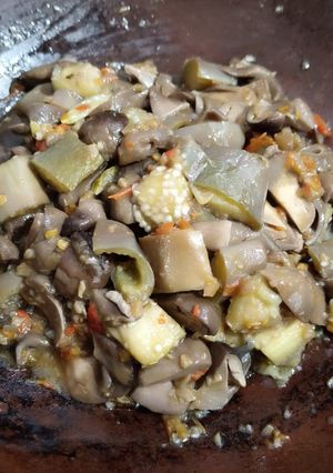 Foto resep Tumis Terong dan Jamur Kancing dengan SUWER