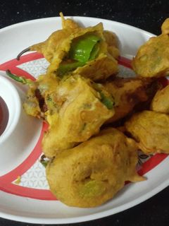 મિર્ચી વડા (Mirchi Vada Recipe In Gujarati) રેસીપી મુખ્ય ફોટો