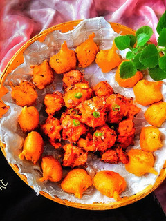 अजवाइन की पकोड़ी (ajwain ki pakodi recipe in Hindi) रेसिपी मुख्य फोटो