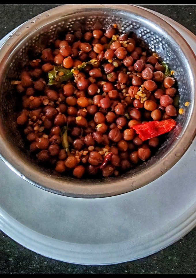 கருப்பு கொண்டை கடலை சுண்டல்(sundal recipe in tamil) செய்முறை முக்கிய புகைப்படம்