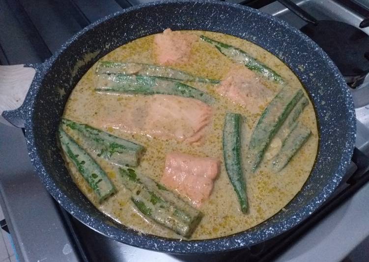Okra susu salmon