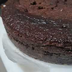 Una foto de Bizcocho de chocolate super húmedo