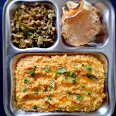 A picture of Onepot rasam rice.