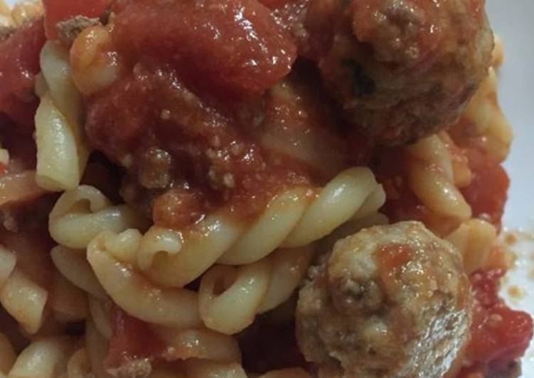 Gemelli al ragù con polpettine