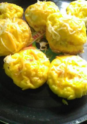 A picture of Simple egg & ham muffins.