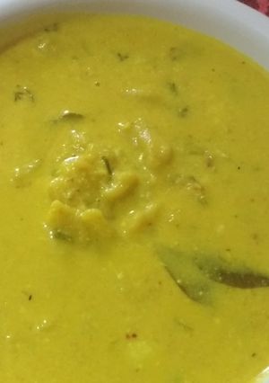 सेव  कढ़ी (Sev kadhi recipe in Hindi) रेसिपी मुख्य फोटो