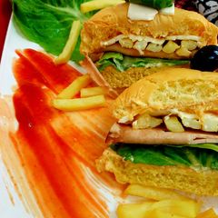 A picture of Chicken salami burger instant.
