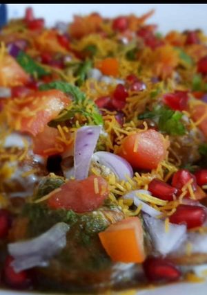 चटपटी पापड़ी चाट (chatpati papdi chaat recipe in Hindi) रेसिपी मुख्य फोटो