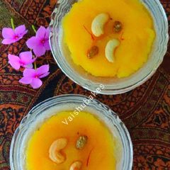A picture of Sooji Kesari Halwa.
