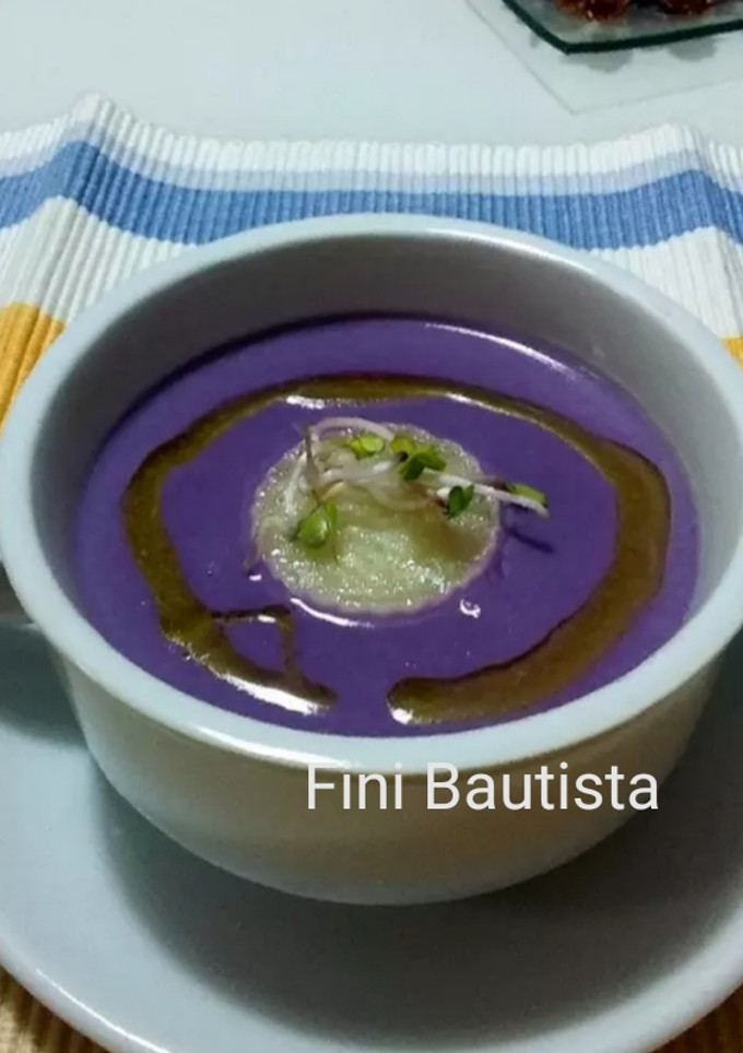 Una foto de Crema de lombarda con anacardos