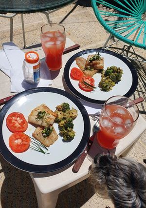Una foto de Lenguado en salsa de verano