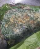 Trứng lá ngải lót lá chuối