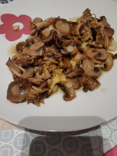 Una foto de Champiñón al ajo cabañil con queso