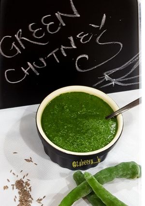 A picture of Fresh green chutney.