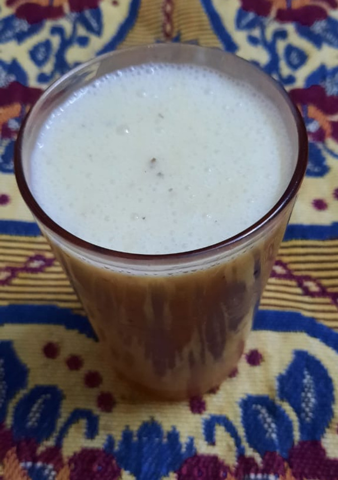 A picture of Banana dates shake.