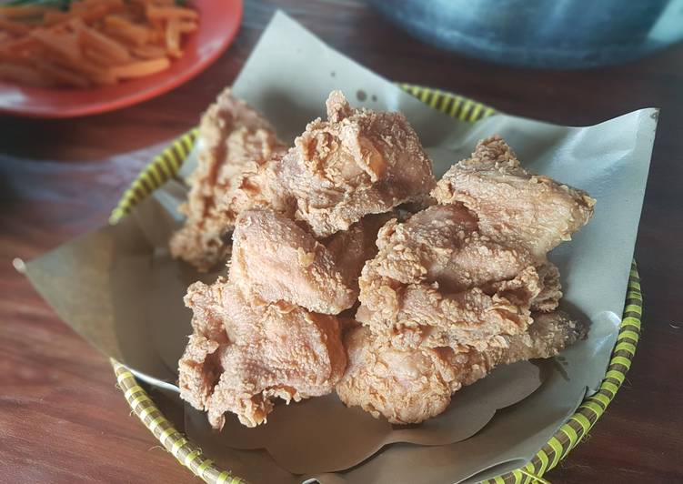 Resep Ayam Goreng Tepung Crunchy (bisa untuk Ayam Geprek) yang Enak Banget