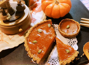 🎃【萬聖節的肉桂南瓜甜派】（免揉派皮） 的食譜成品照片
