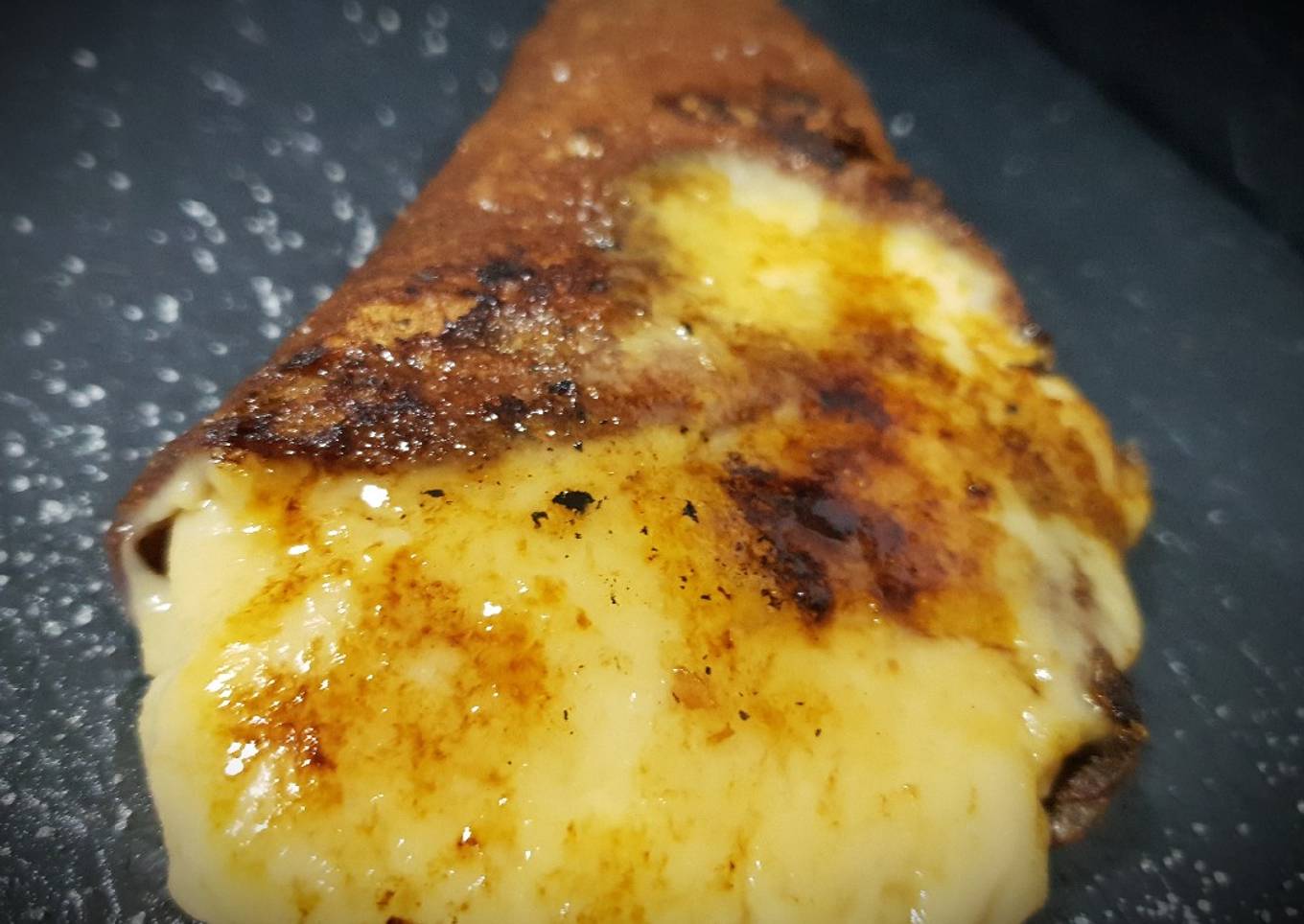 Crepes de oreo con crema pastelera quemada