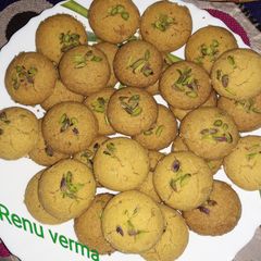 A picture of Besan ki nan khatai.