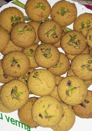 A picture of Besan ki nan khatai.
