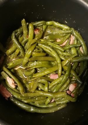 A picture of Canadian Bacon and Green Beans.