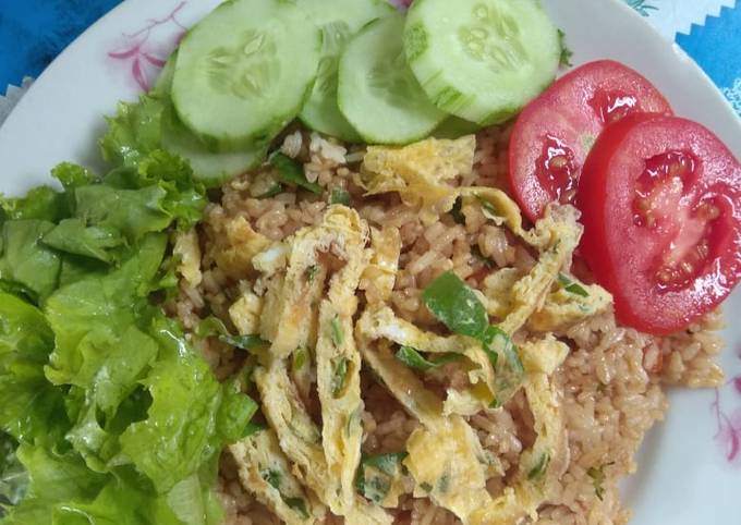 Resep Nasi Goreng Telur oleh Puti Ummu Gita - Cookpad