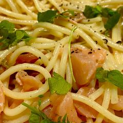 A picture of Smoking hot – Spaghetti al Salmone Affumicato e Vodka.