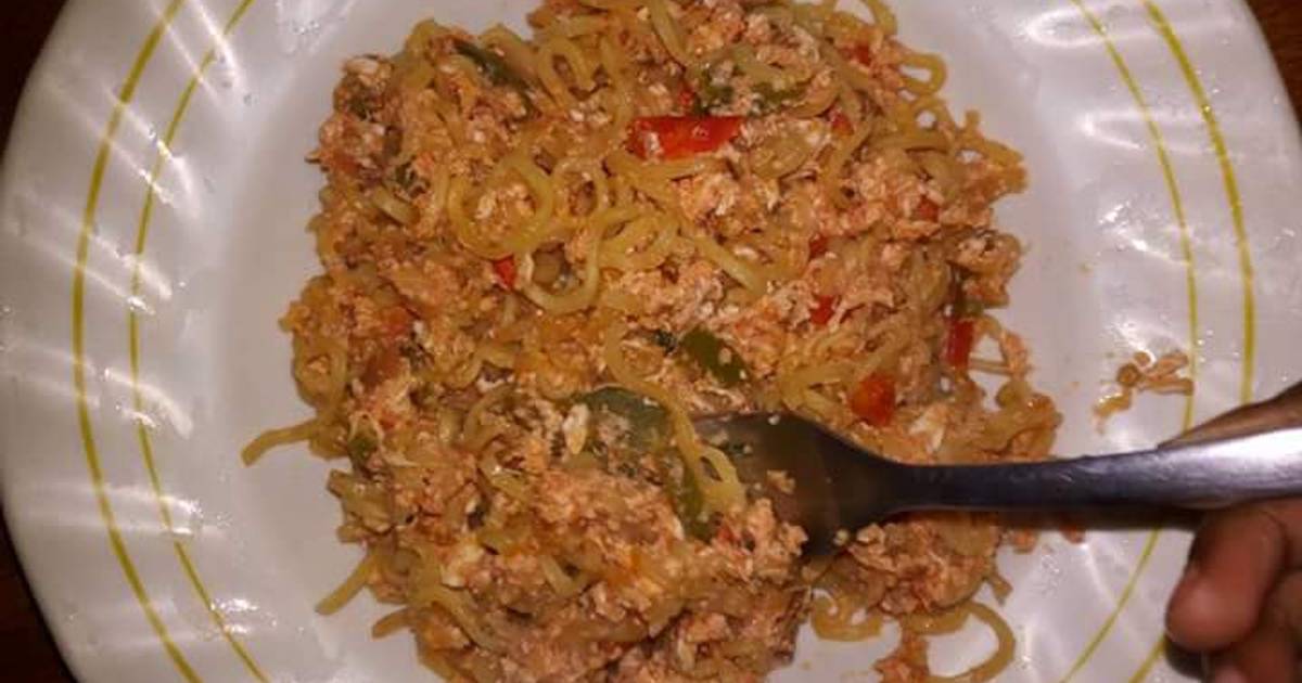 Fried Indomie Instant Noodles Recipe By Lyndiwe Lydiah Cookpad