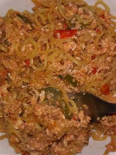 A picture of Fried indomie (instant noodles).