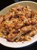 Salchichas con repollo frito