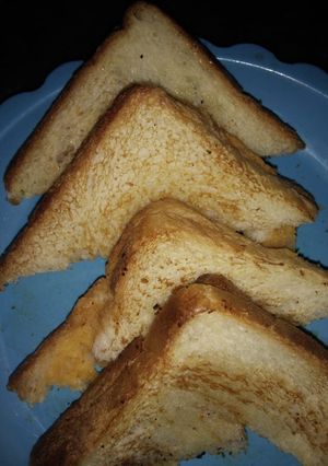 आलू ब्रेड सैंडविच (Aloo bread sandwich recipe in Hindi) रेसिपी मुख्य फोटो