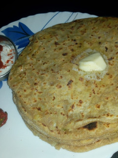 आलू और प्याज़ के पराठे (Aloo aur Pyaz ke Parathe recipe in Hindi) रेसिपी मुख्य फोटो