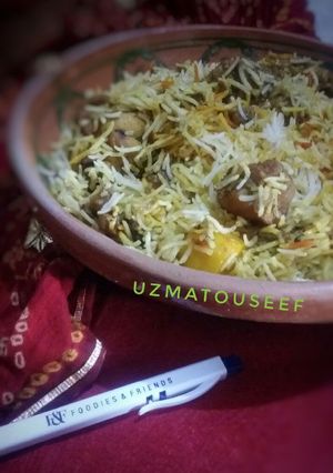 A picture of Chicken yakhni masala pulao.